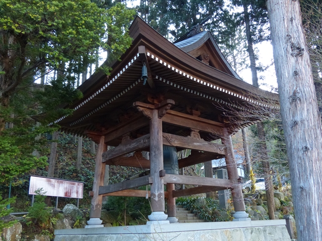 萬松寺の鐘楼
